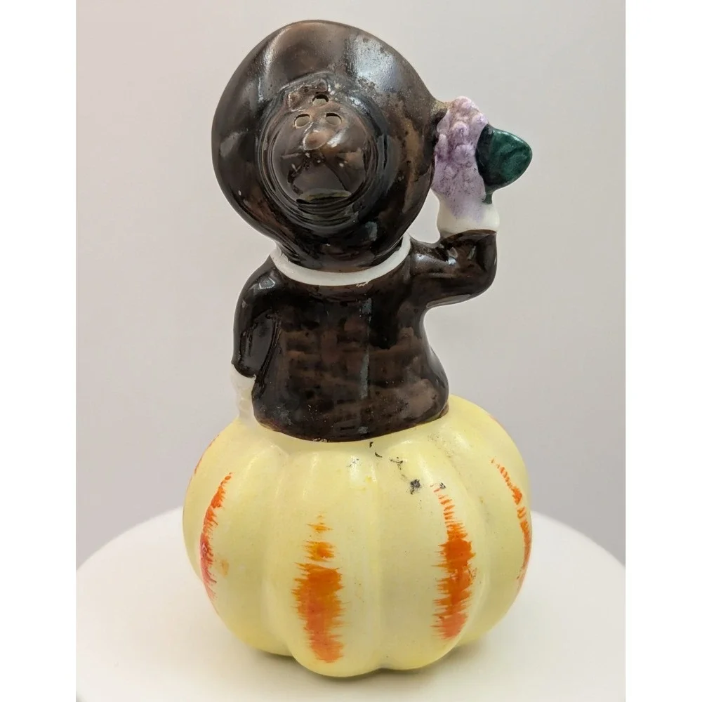 Vintage Norcrest Pilgrims Autumn Fall Thanksgiving Salt‎ & Pepper H438 READ